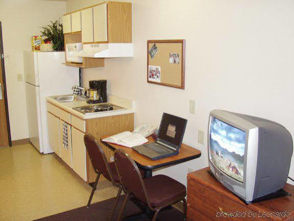 Woodspring Suites Charlotte Гастония Номер фото